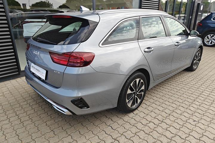 Sølv Kia Ceed fra 2021