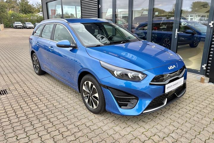 Blå Kia Ceed fra 2021