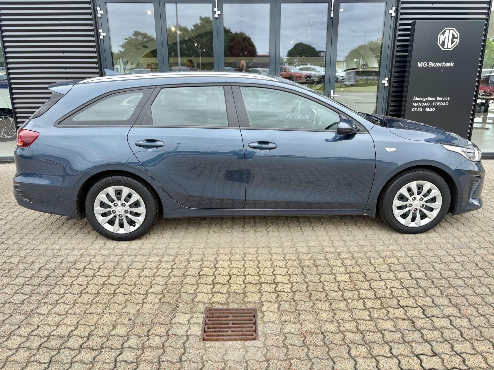 Blå Kia Ceed fra 2019