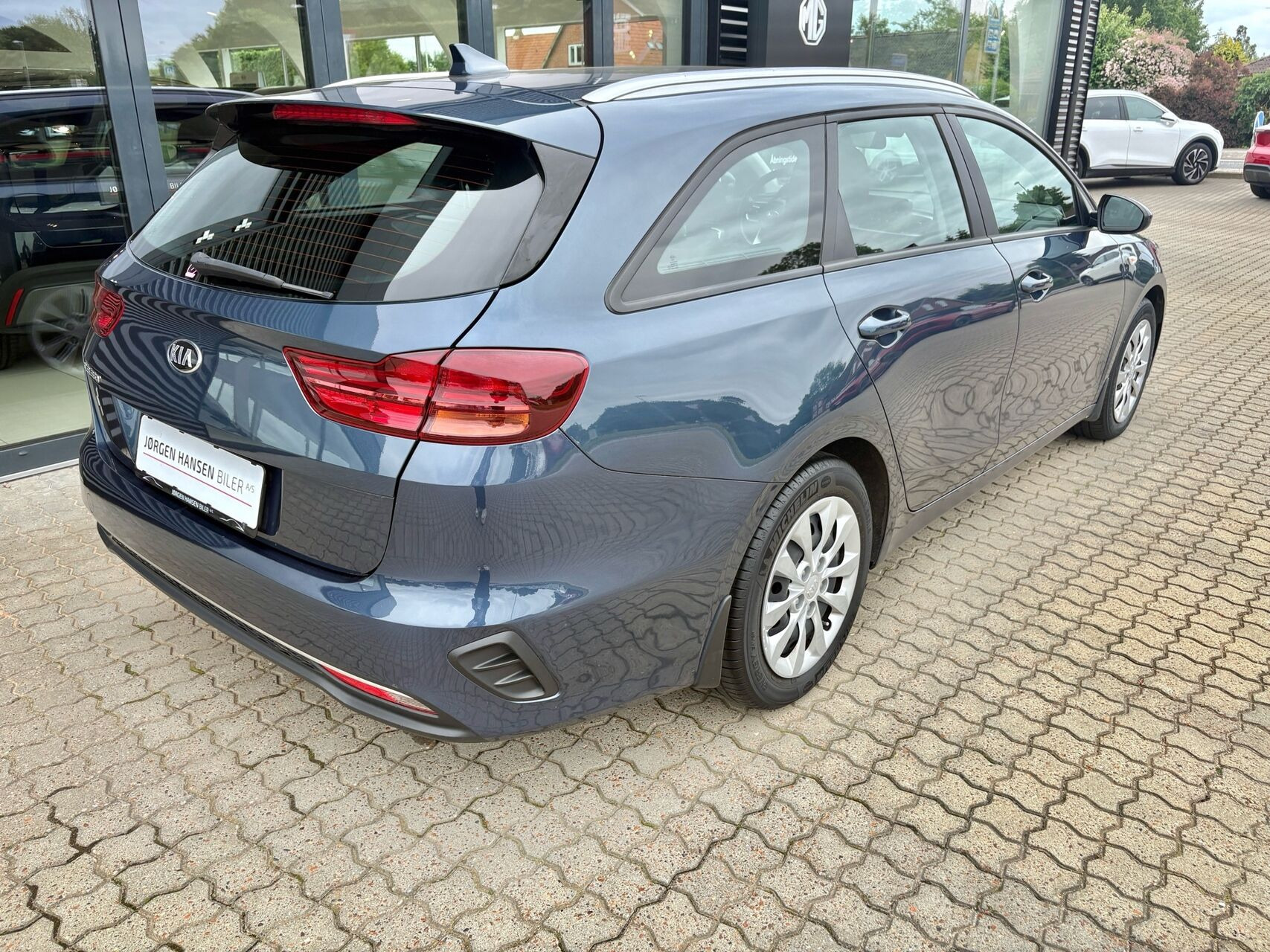 Blå Kia Ceed fra 2019