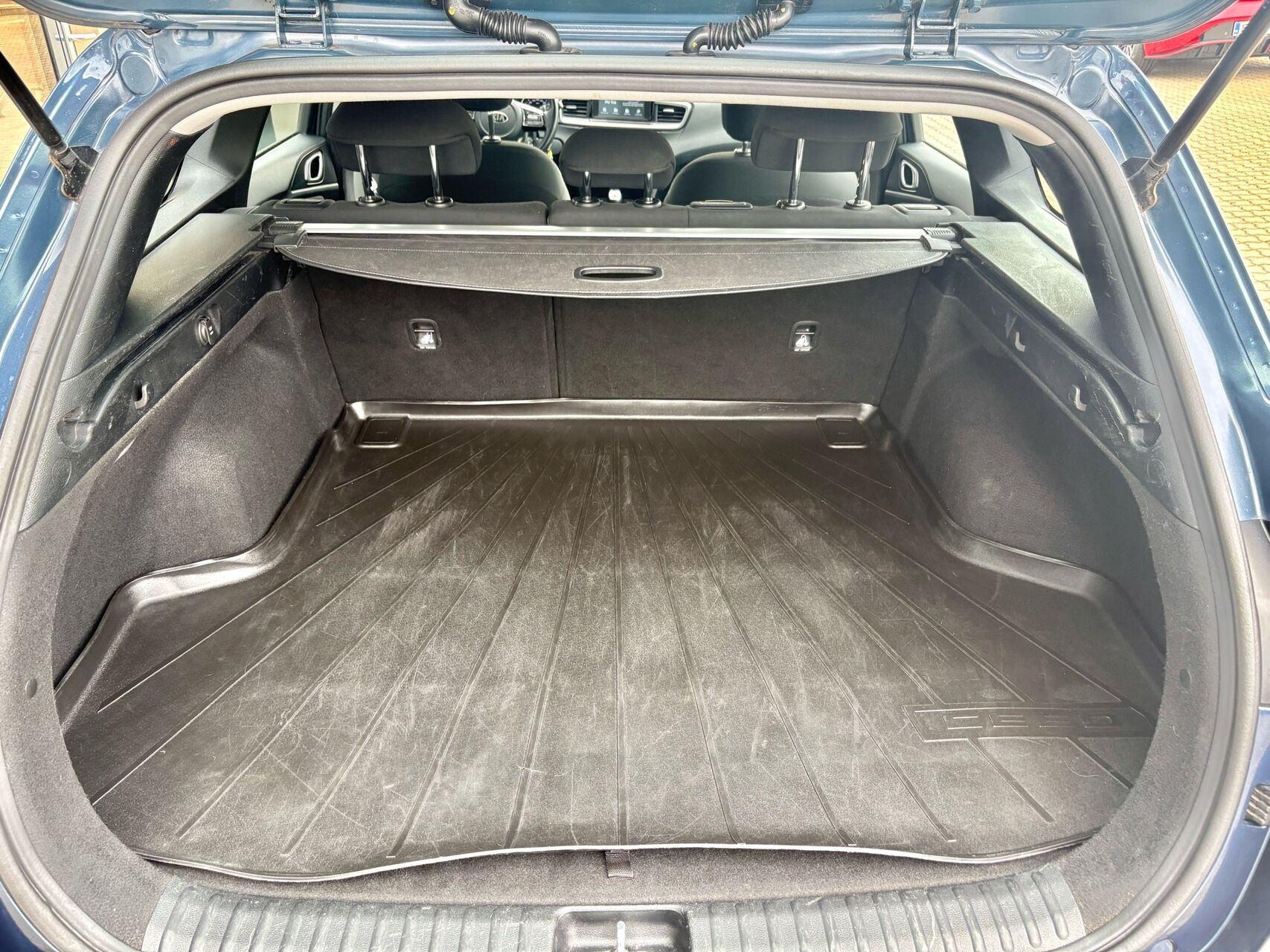 Blå Kia Ceed fra 2019