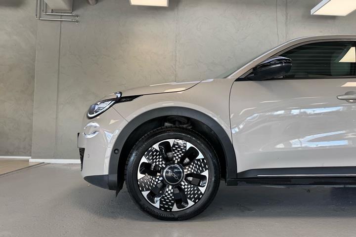 Grå Fiat 600e fra 2024