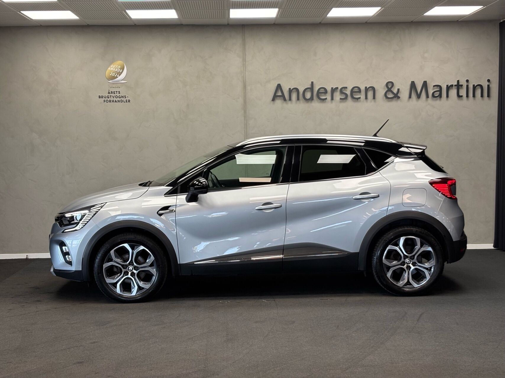 Sølv Renault Captur fra 2022