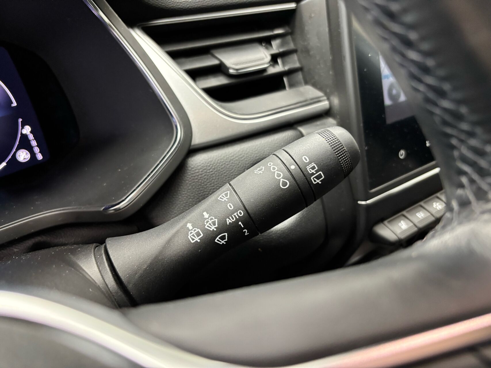 Sølv Renault Captur fra 2022