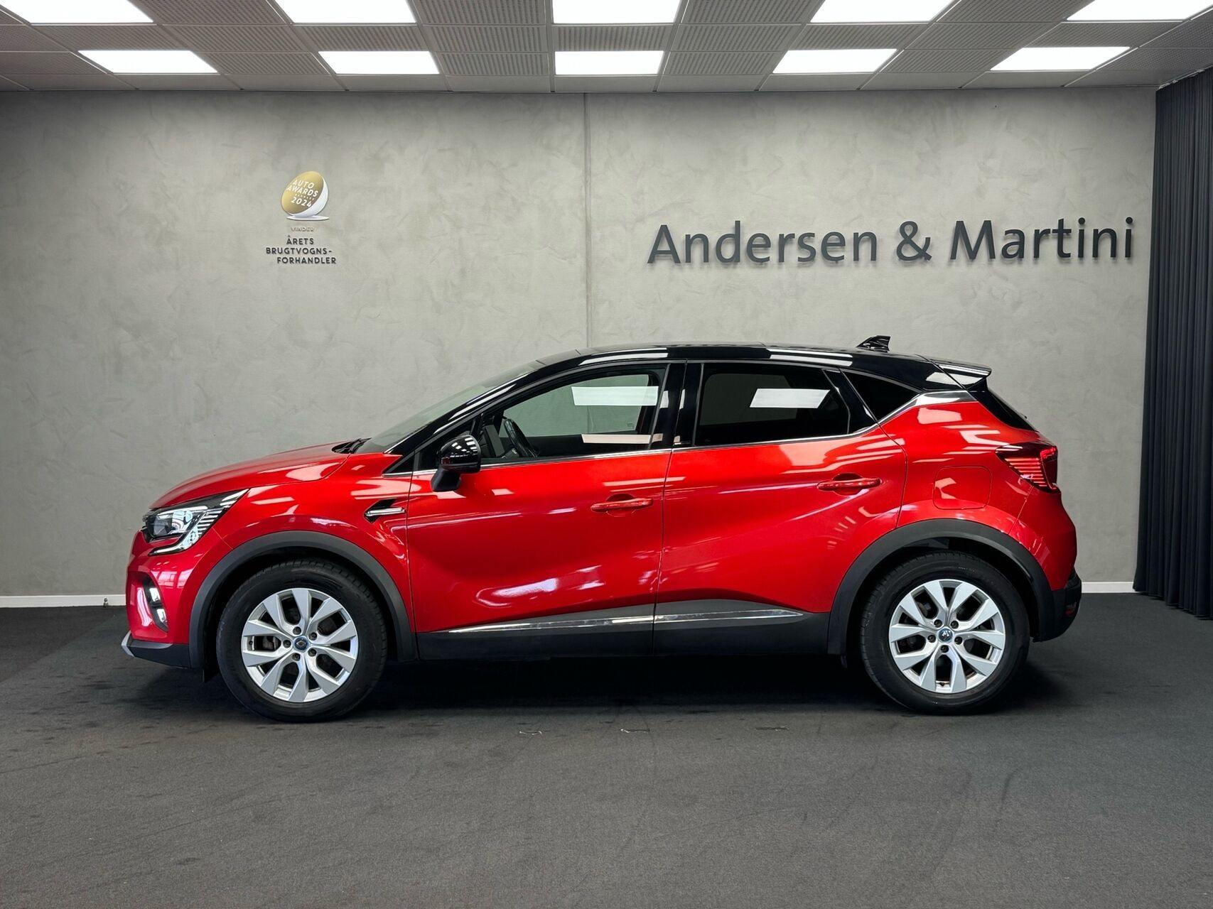 Rød Renault Captur fra 2021