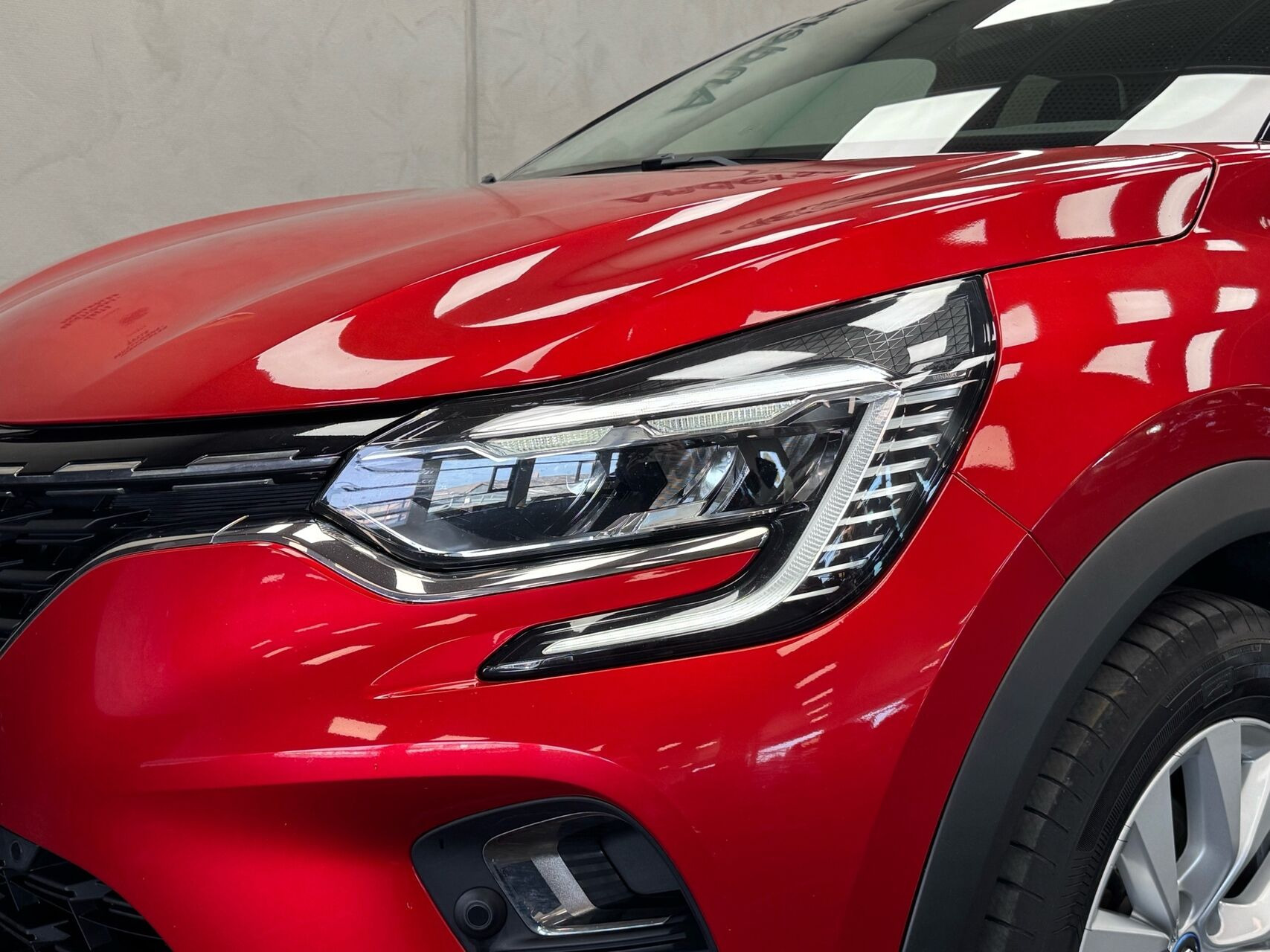 Rød Renault Captur fra 2021