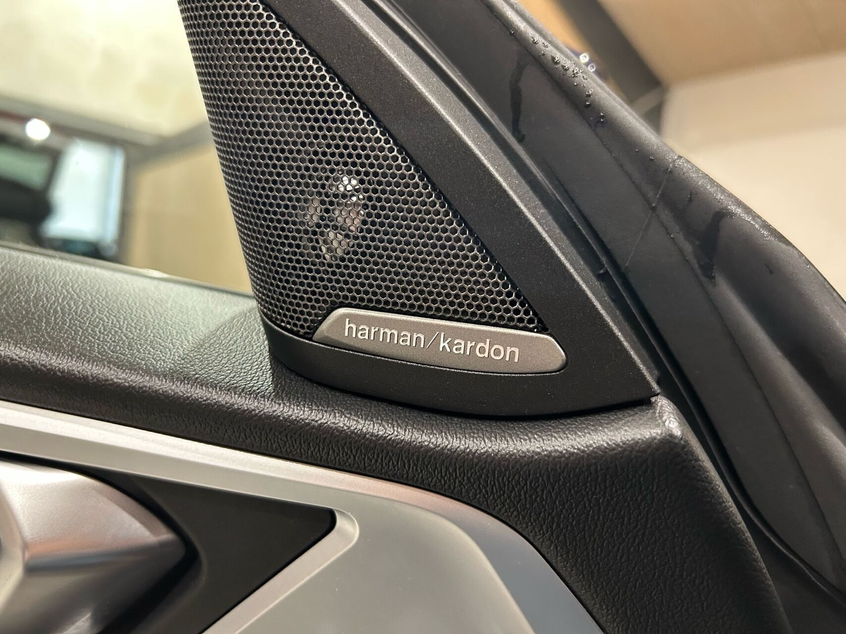 Blå BMW i4 fra 2023