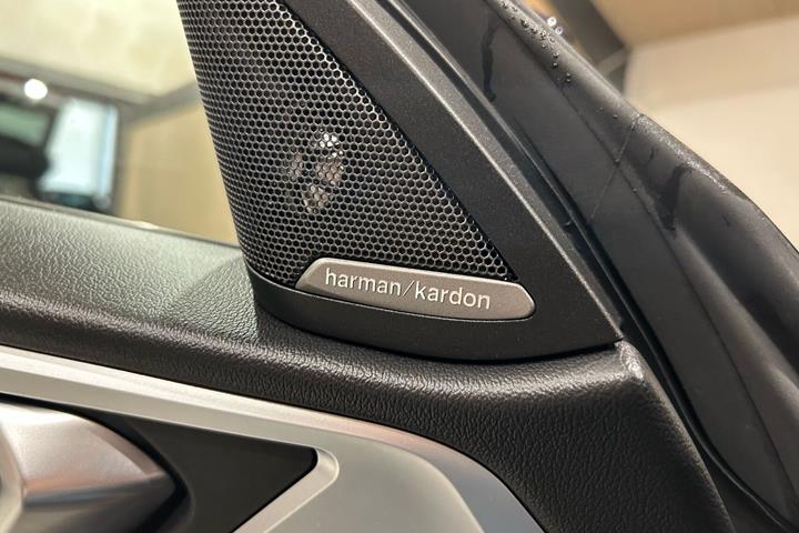 Blå BMW i4 fra 2023