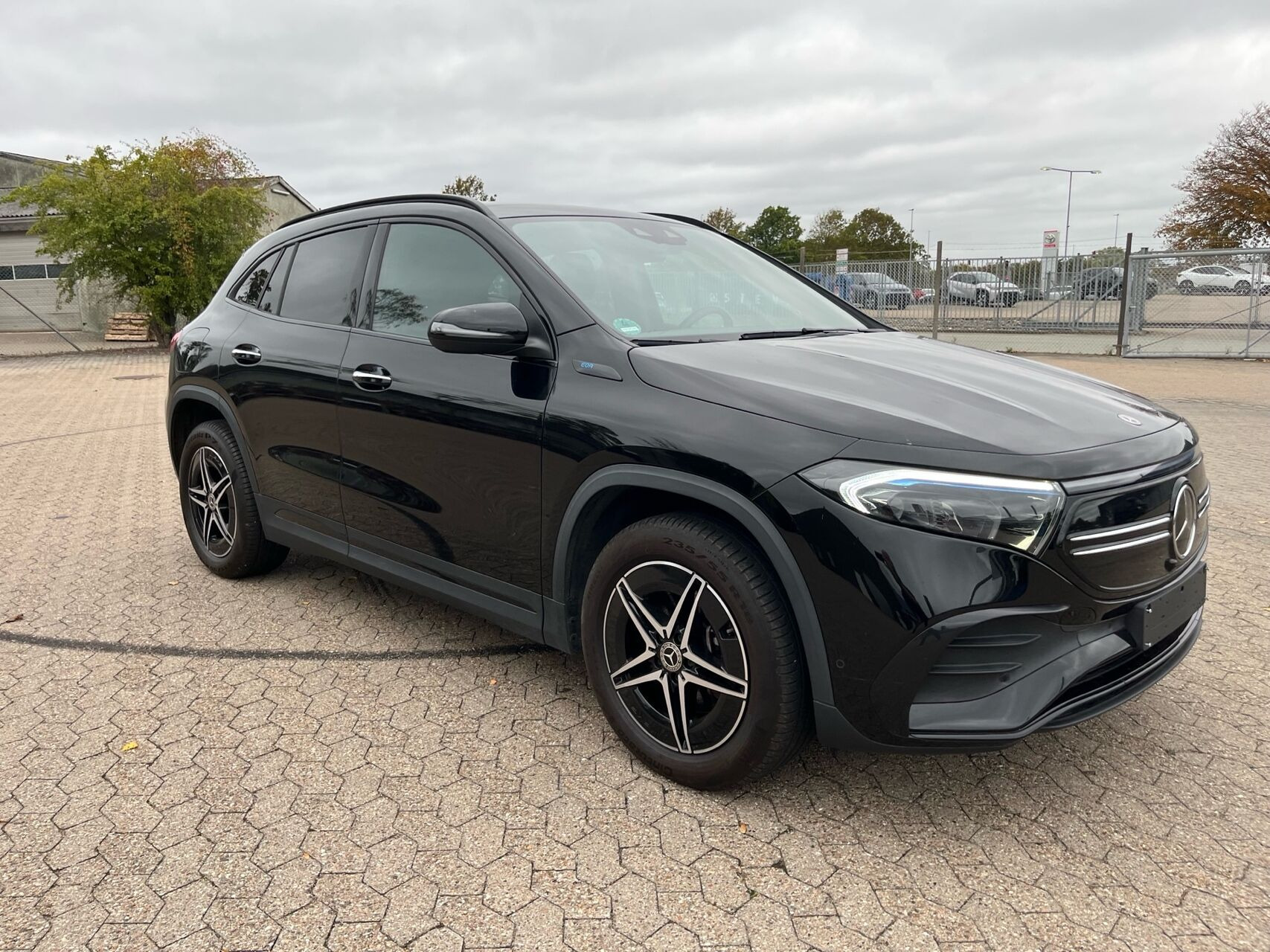 Sort Mercedes EQA250+ fra 2022