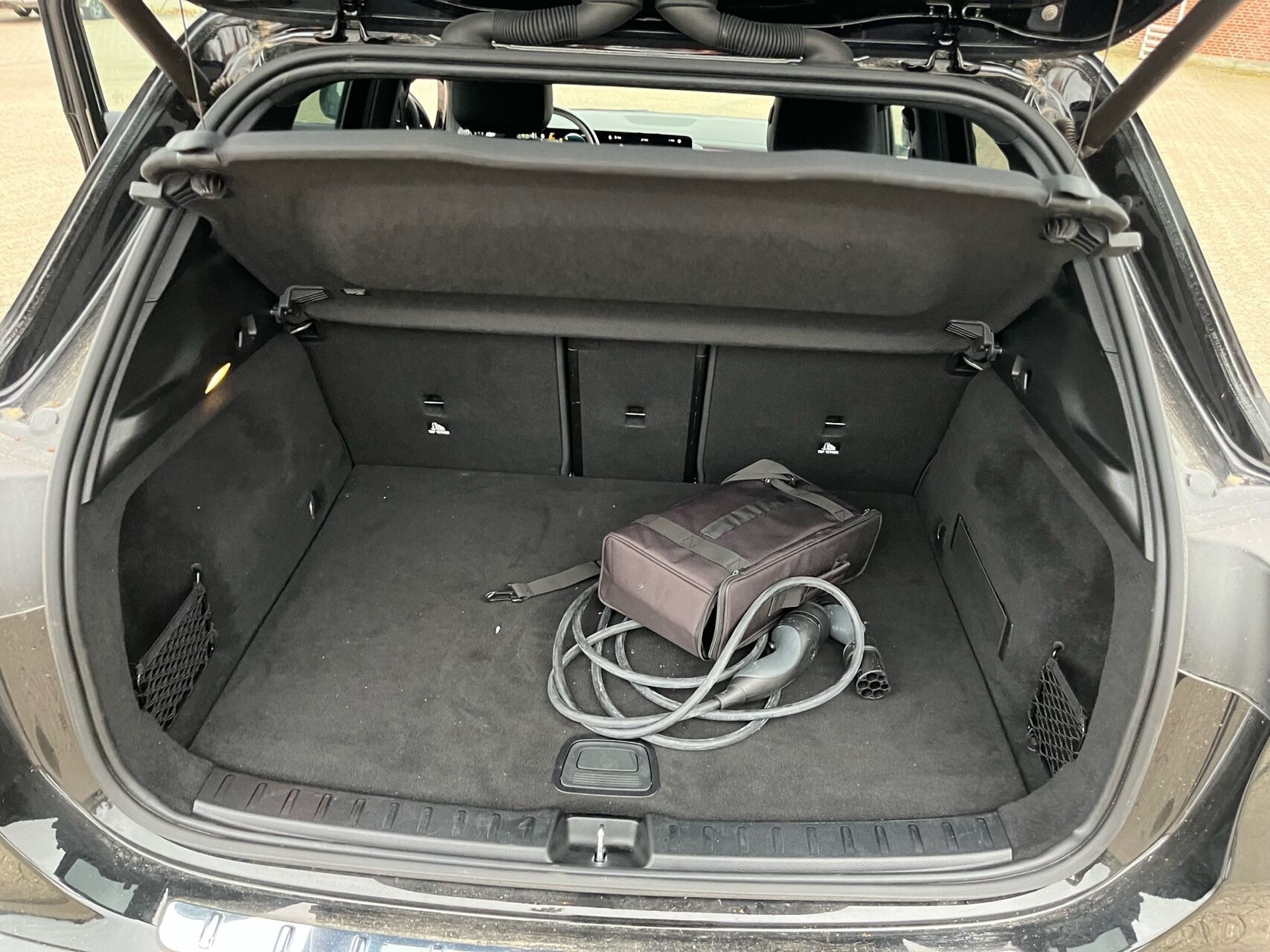 Sort Mercedes EQA250+ fra 2022