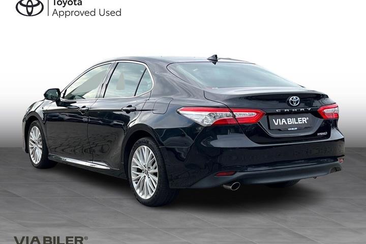 Sort Toyota Camry fra 2019