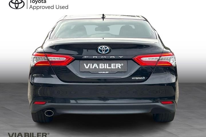 Sort Toyota Camry fra 2019