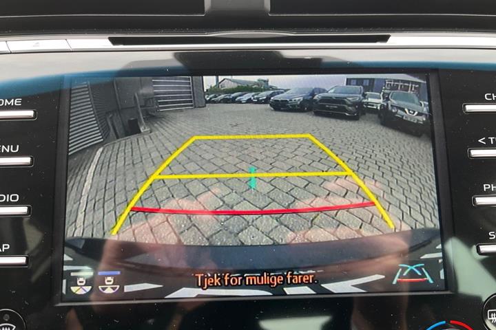 Sort Toyota Camry fra 2019