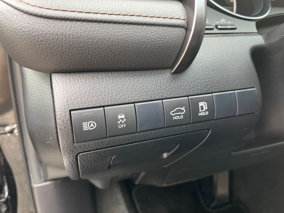 Sort Toyota Camry fra 2019