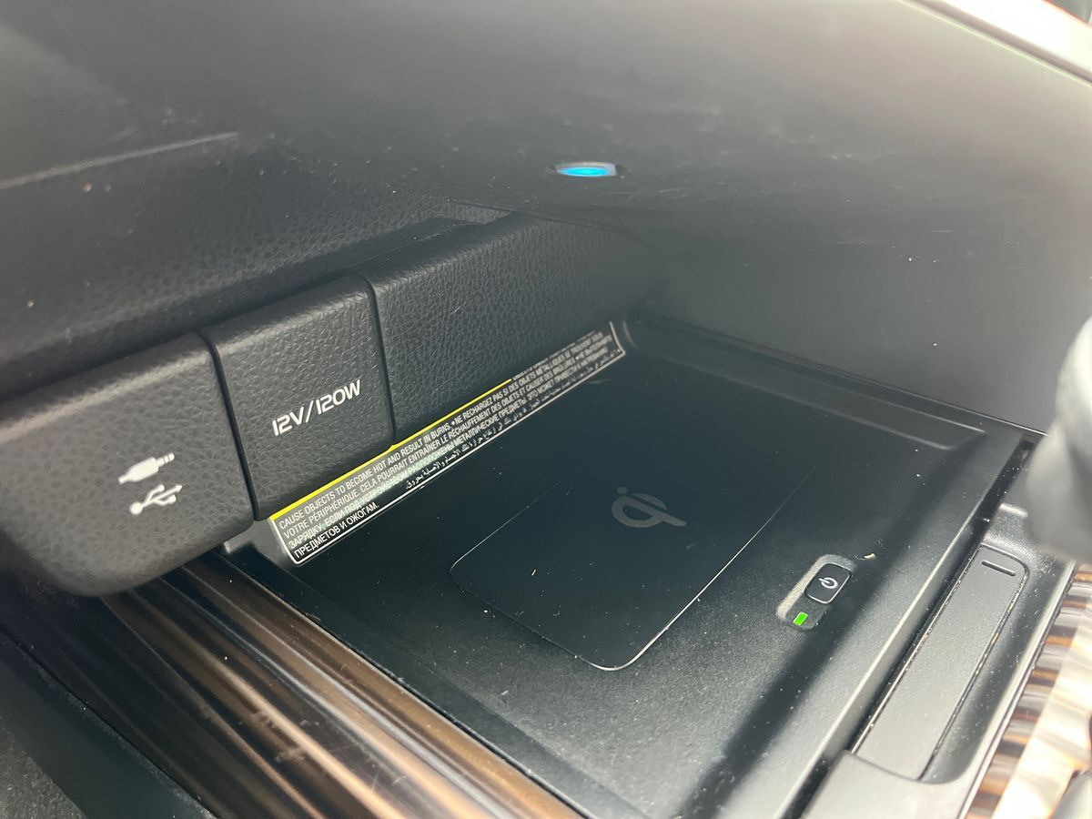 Sort Toyota Camry fra 2019