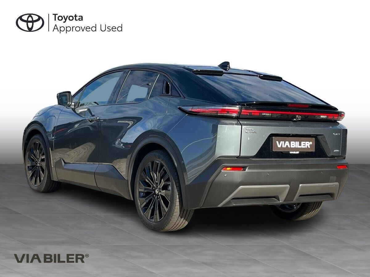 Sort Toyota C-HR+ fra 2026