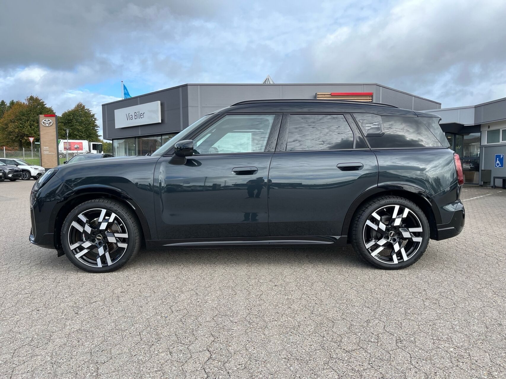 Grå Mini Countryman fra 2025