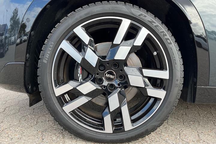 Grå Mini Countryman fra 2025