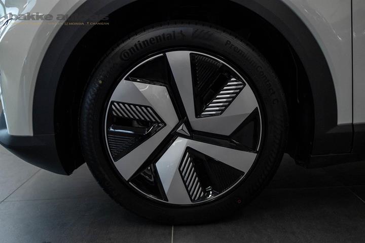 Sølv Changan Deepal S05 fra 2026