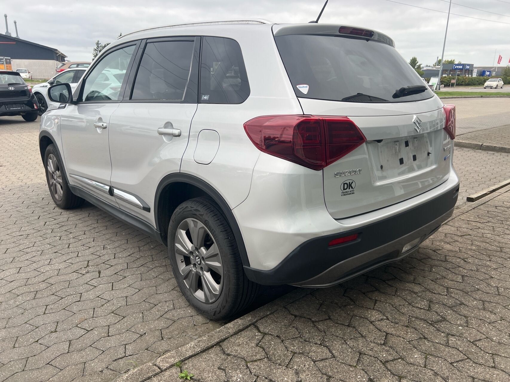 Sølv Suzuki Vitara fra 2023
