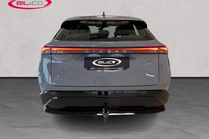 Grå Nissan Ariya fra 2023