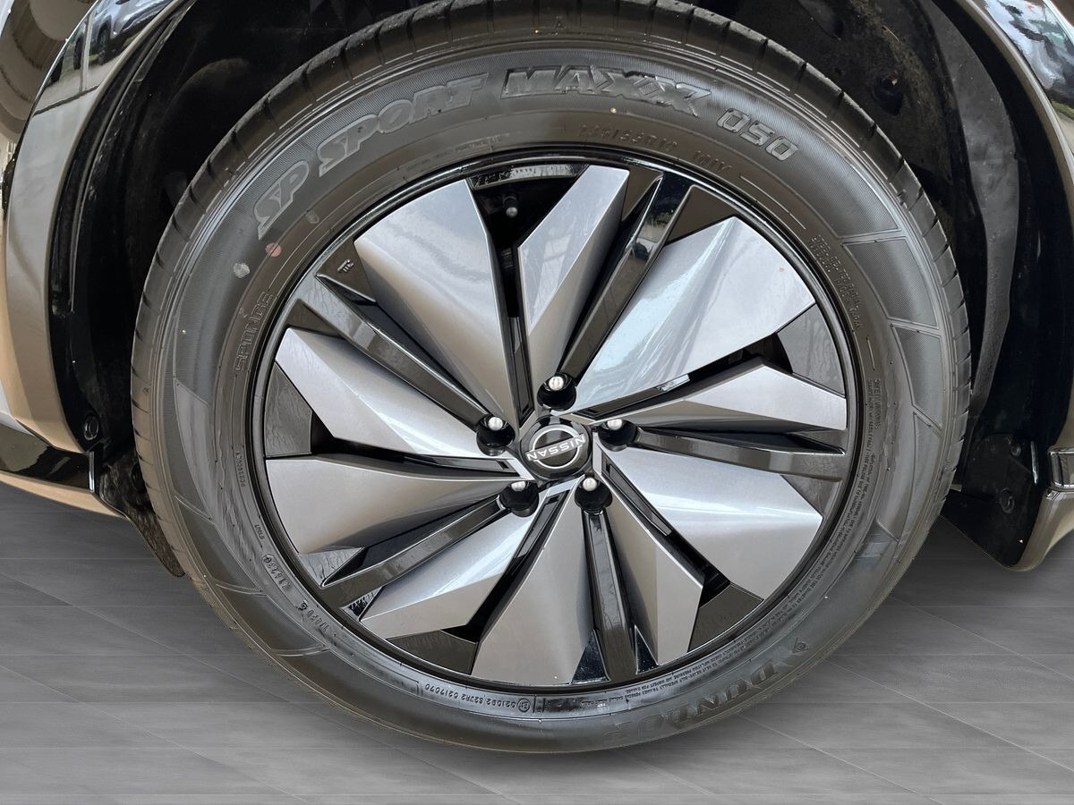 Grå Nissan Ariya fra 2023