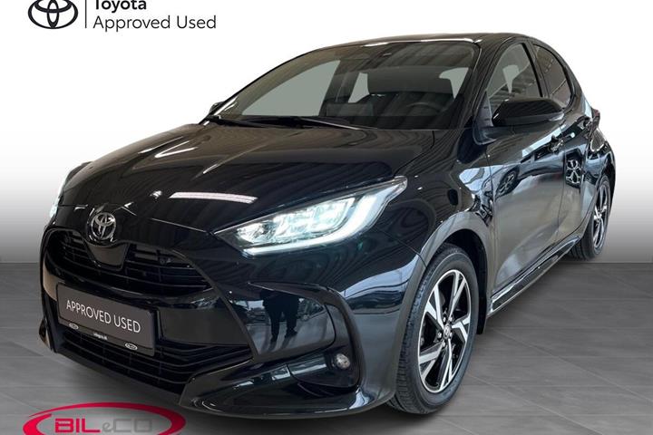 Sort Toyota Yaris fra 2024
