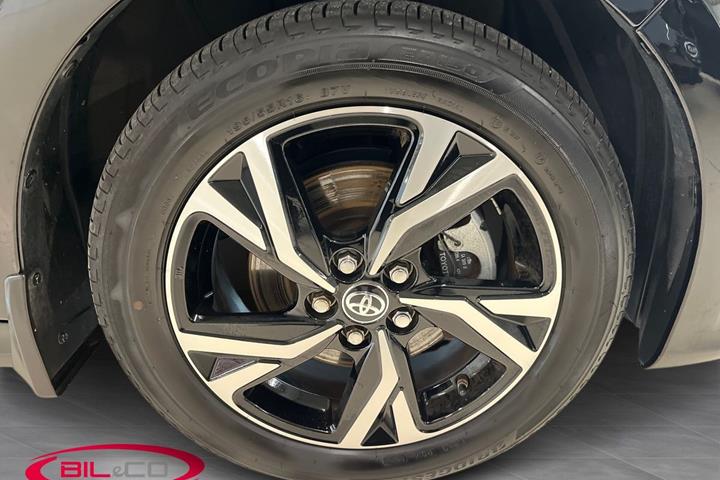 Sort Toyota Yaris fra 2024