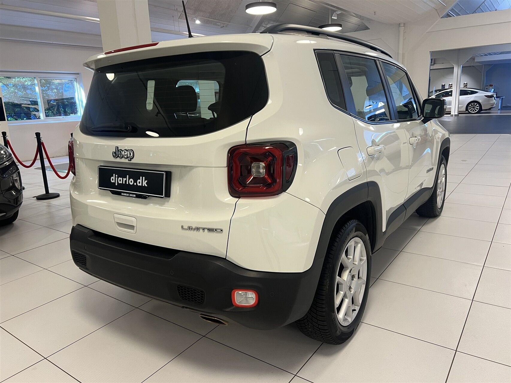 Hvid Jeep Renegade fra 2019