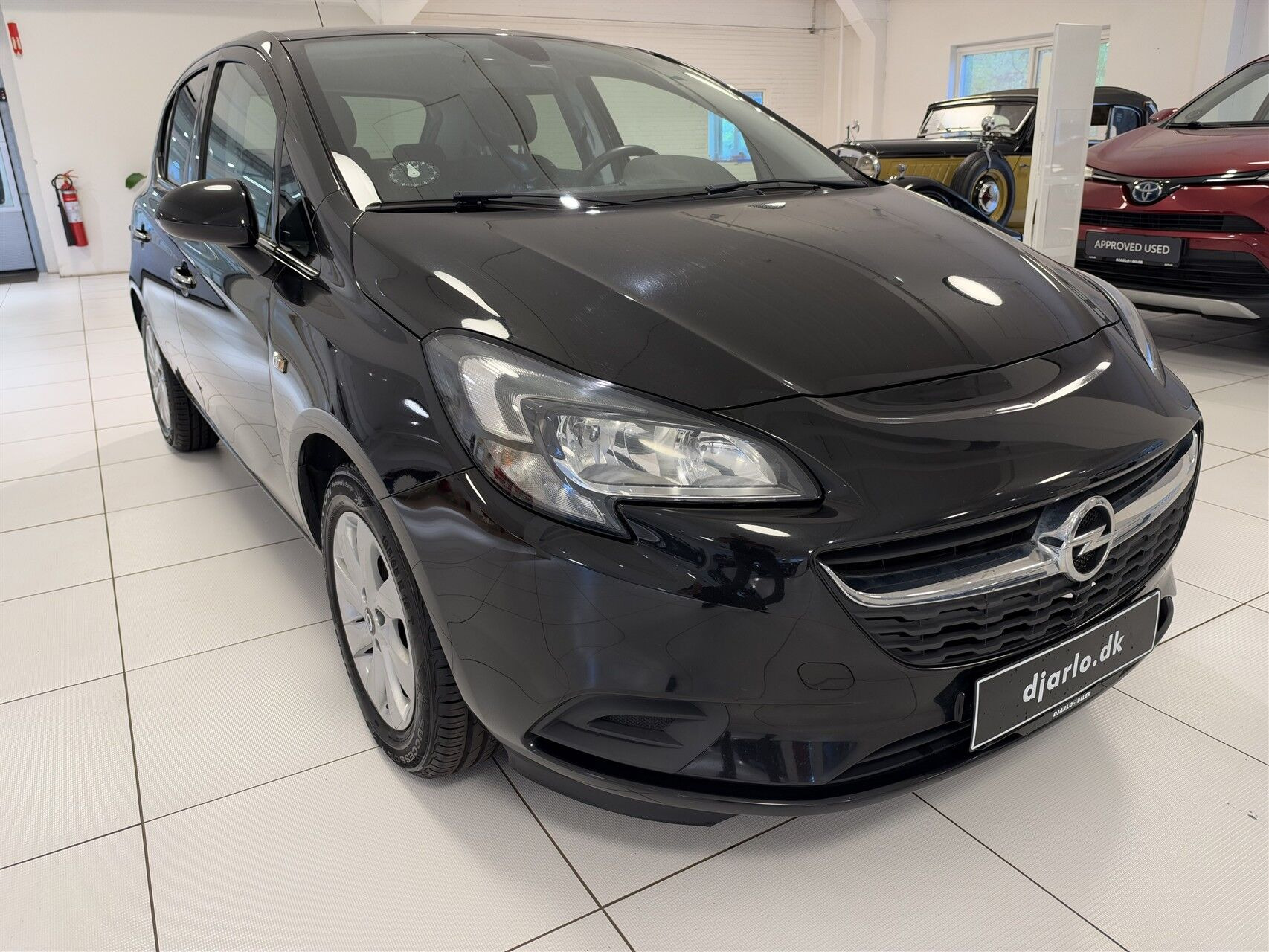 Sort Opel Corsa fra 2018