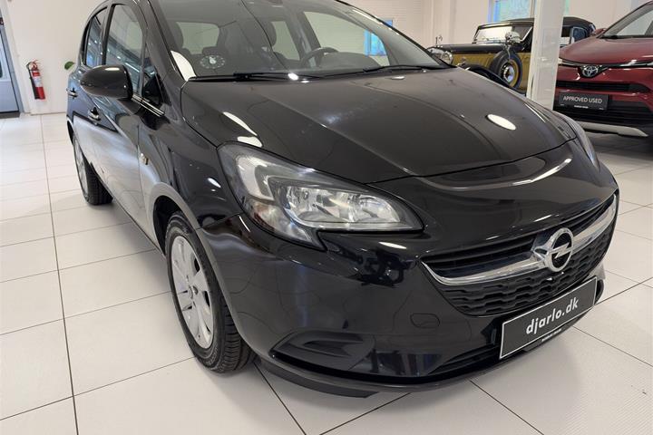 Sort Opel Corsa fra 2018