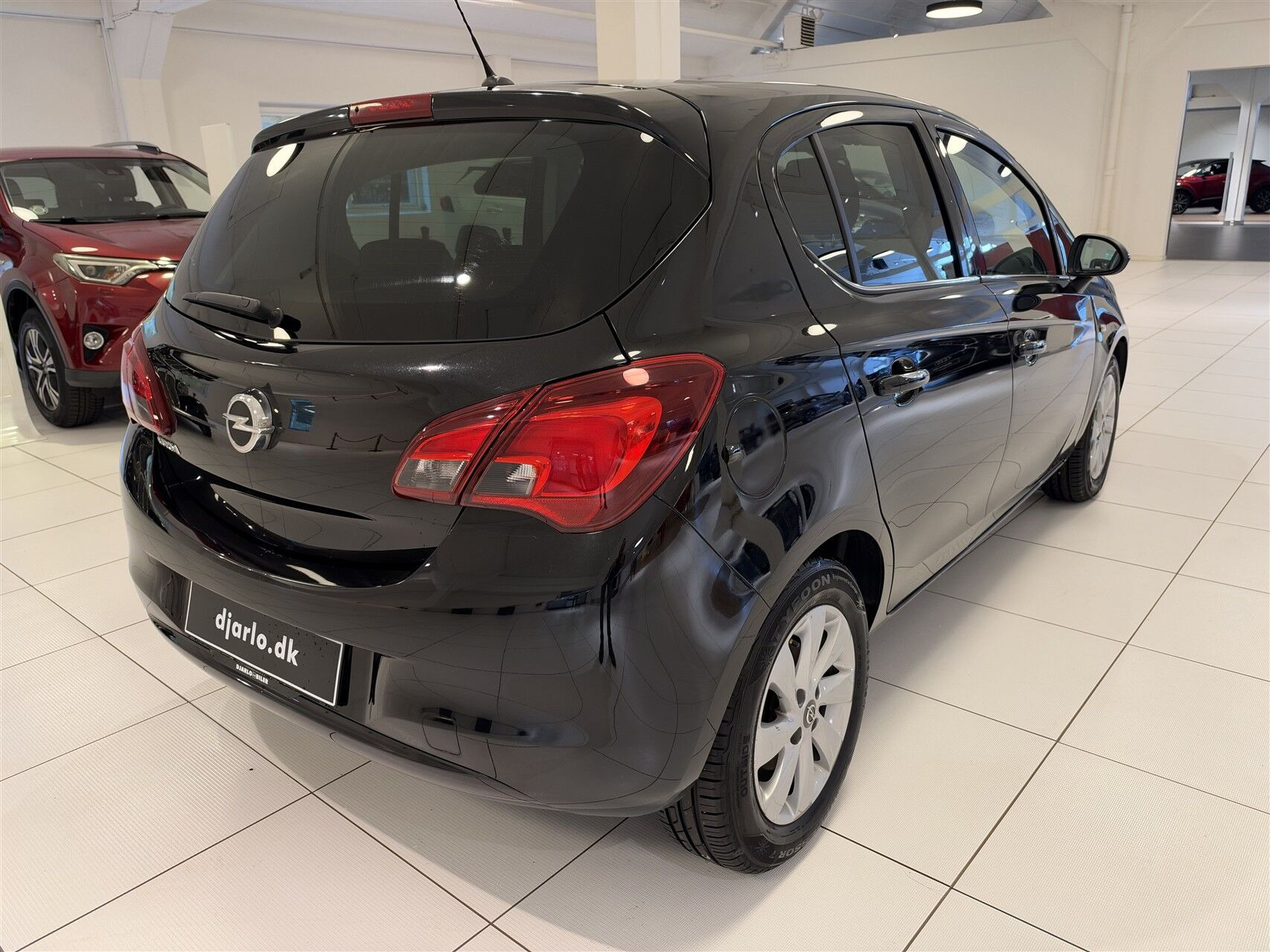 Sort Opel Corsa fra 2018
