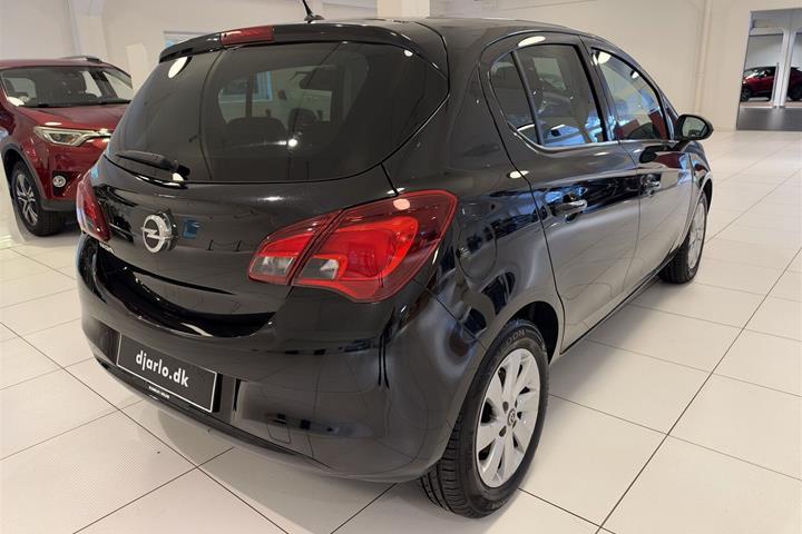 Sort Opel Corsa fra 2018