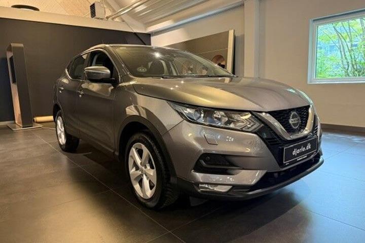 Grå Nissan Qashqai fra 2021