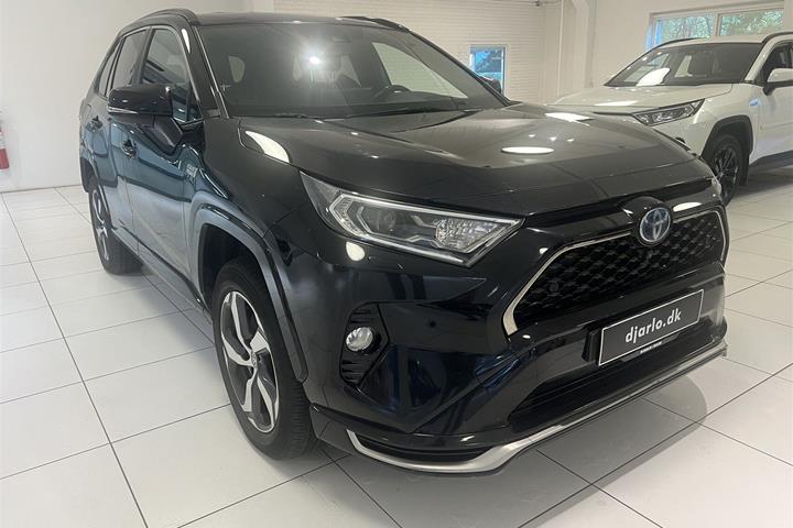 Sort Toyota RAV4 Plug-in fra 2021