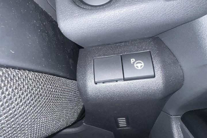 Sort Toyota BZ4X fra 2026