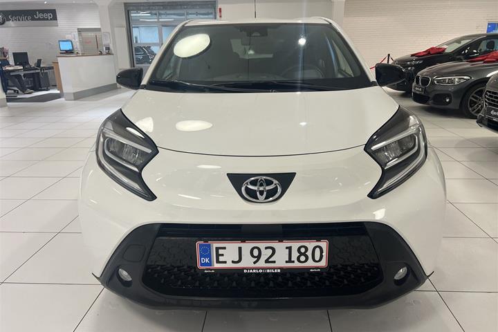 Hvid Toyota Aygo X fra 2025