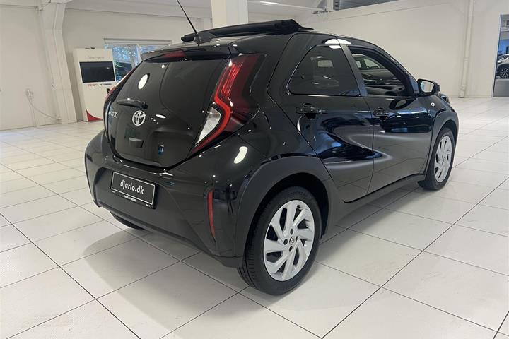 Sort Toyota Aygo X fra 2022