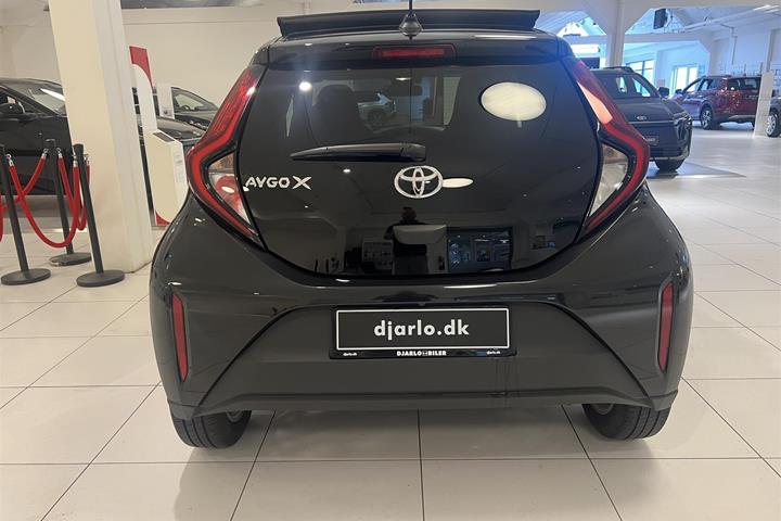 Sort Toyota Aygo X fra 2022