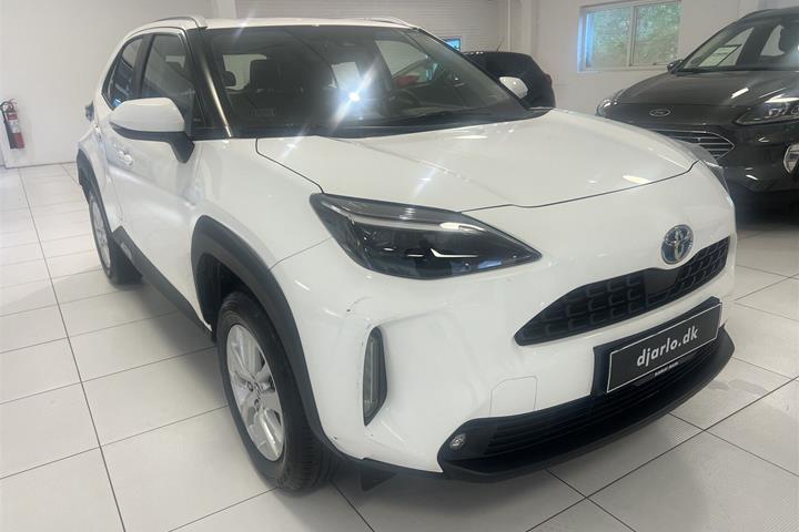 Hvid Toyota Yaris Cross fra 2022