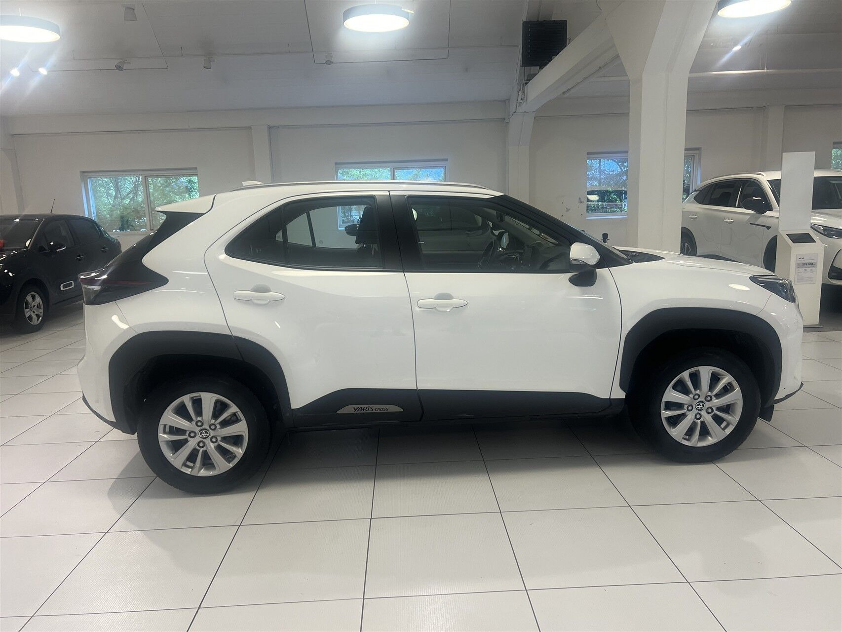 Hvid Toyota Yaris Cross fra 2022
