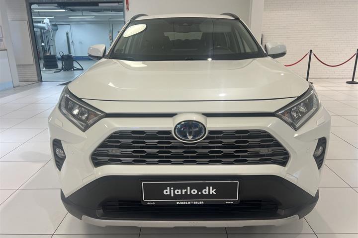 Hvid Toyota RAV4 fra 2019