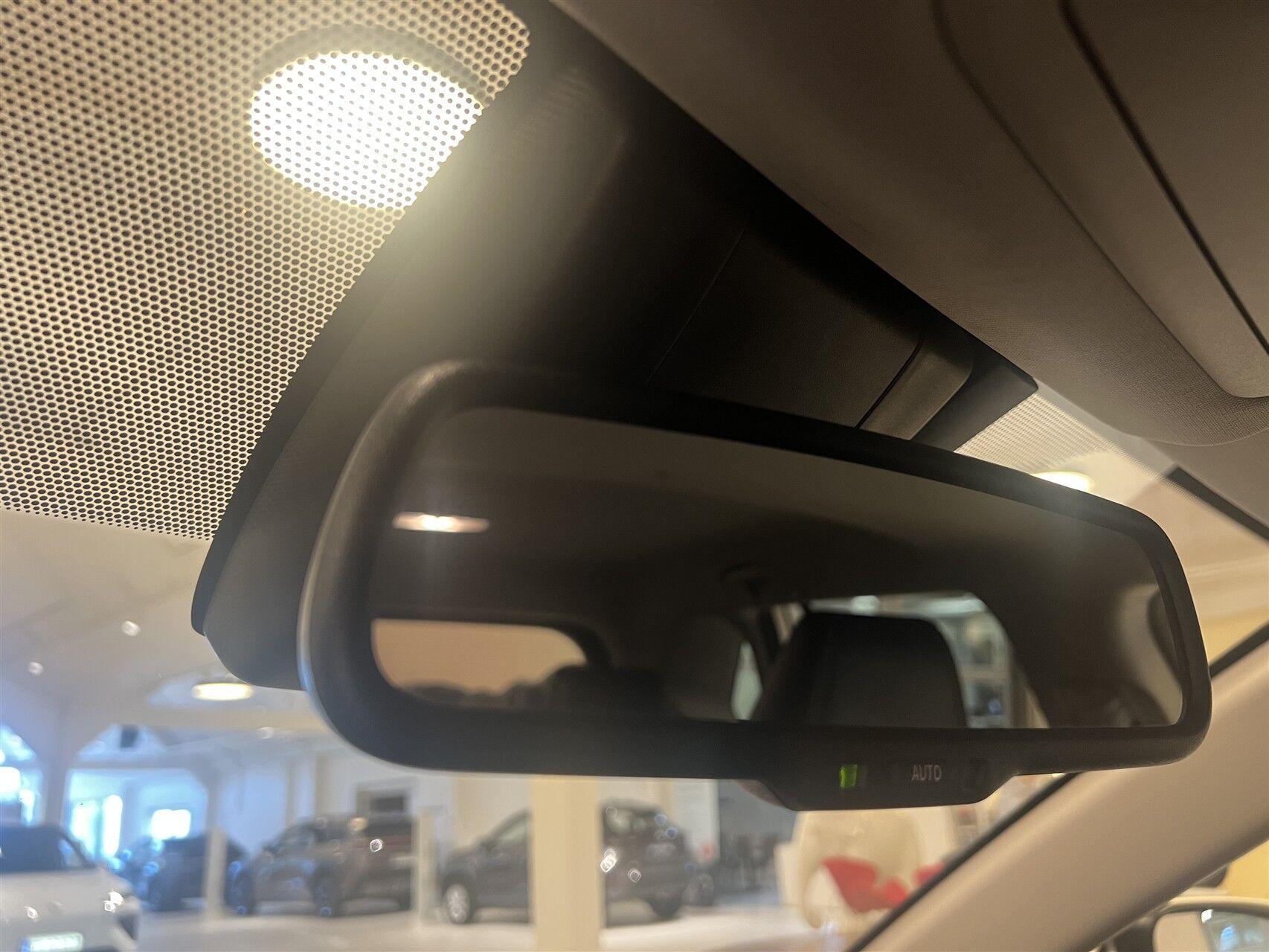 Hvid Toyota RAV4 fra 2019
