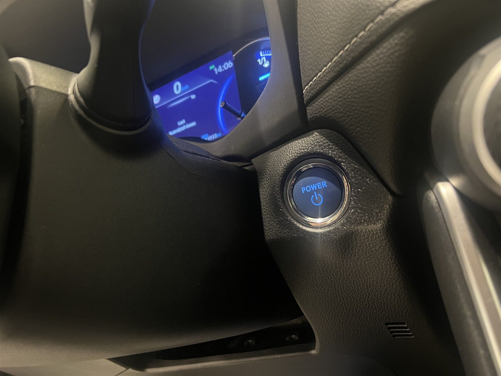 Hvid Toyota RAV4 fra 2019