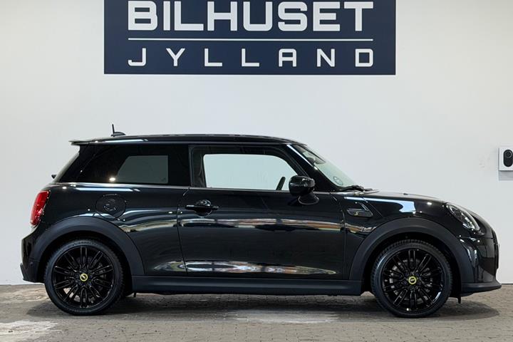 Sort Mini Cooper SE fra 2023