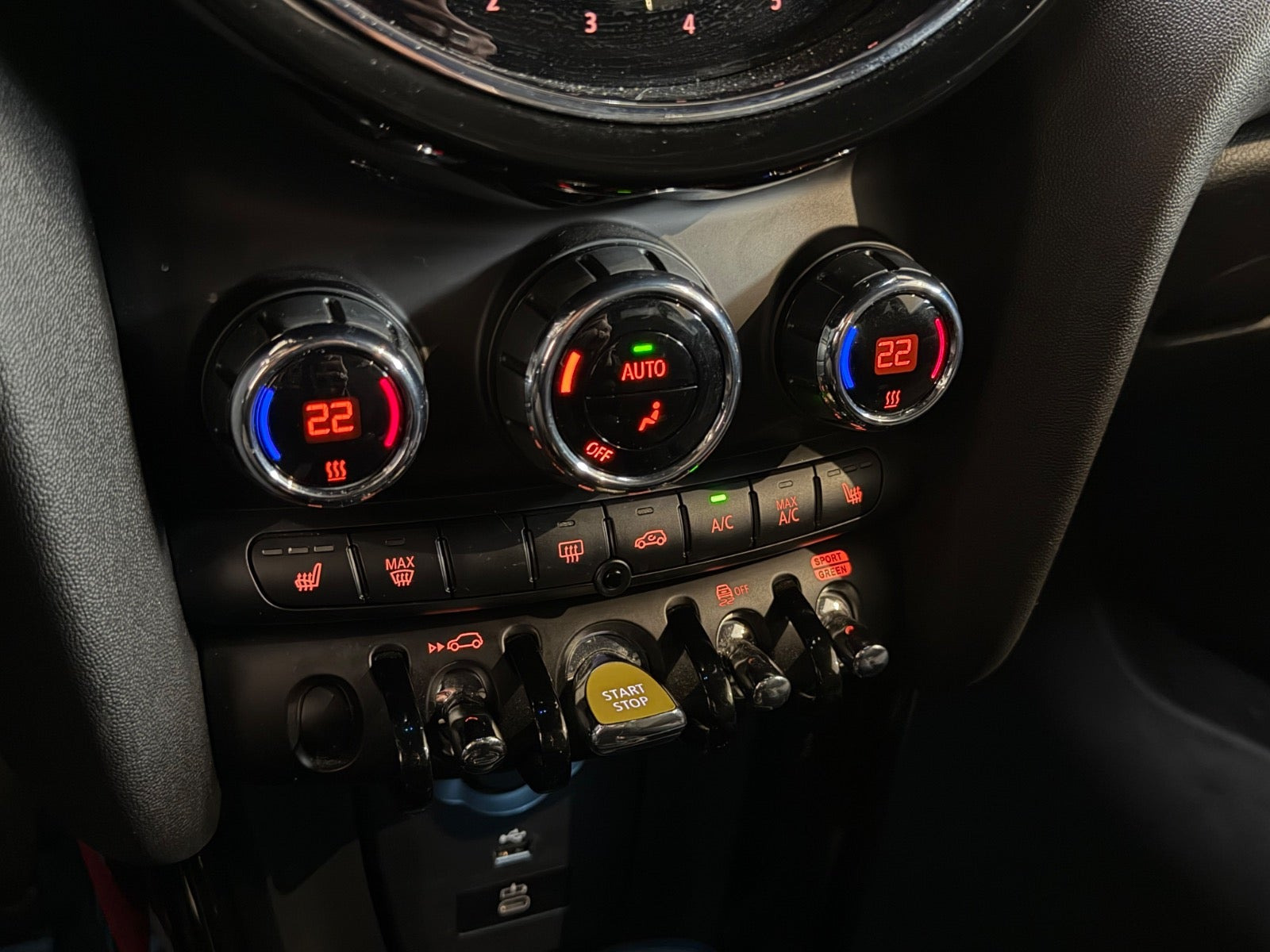 Sort Mini Cooper SE fra 2023