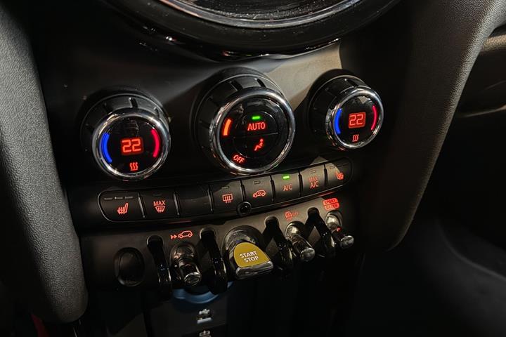 Sort Mini Cooper SE fra 2023