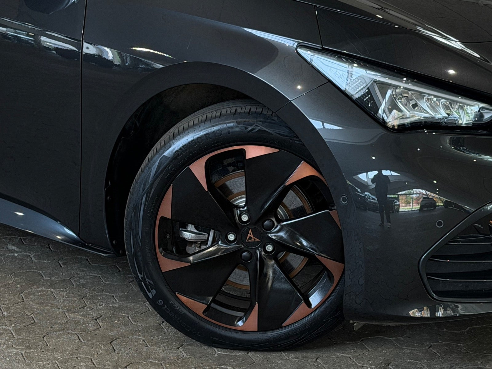 Grå Cupra Born fra 2024