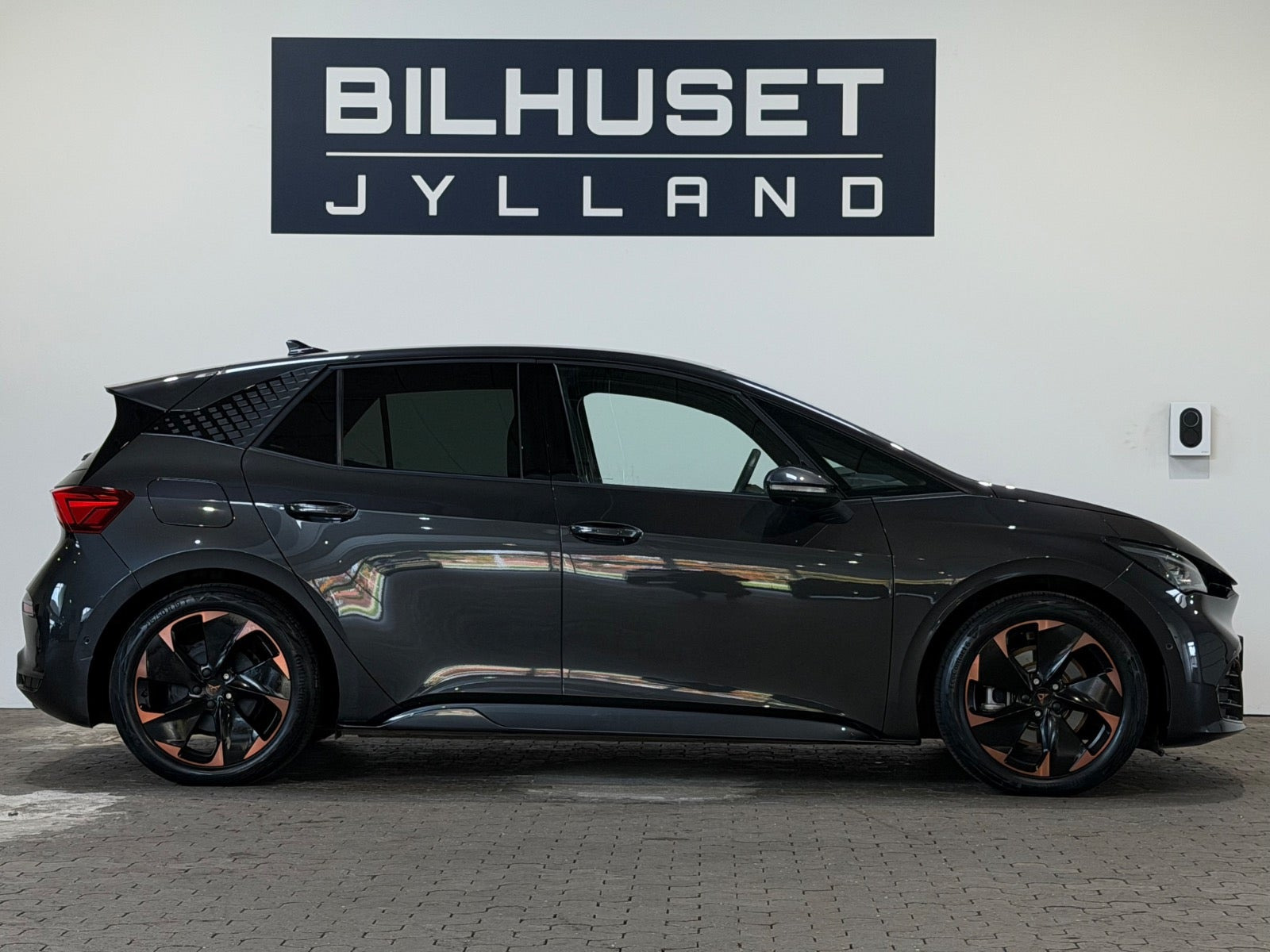 Grå Cupra Born fra 2024