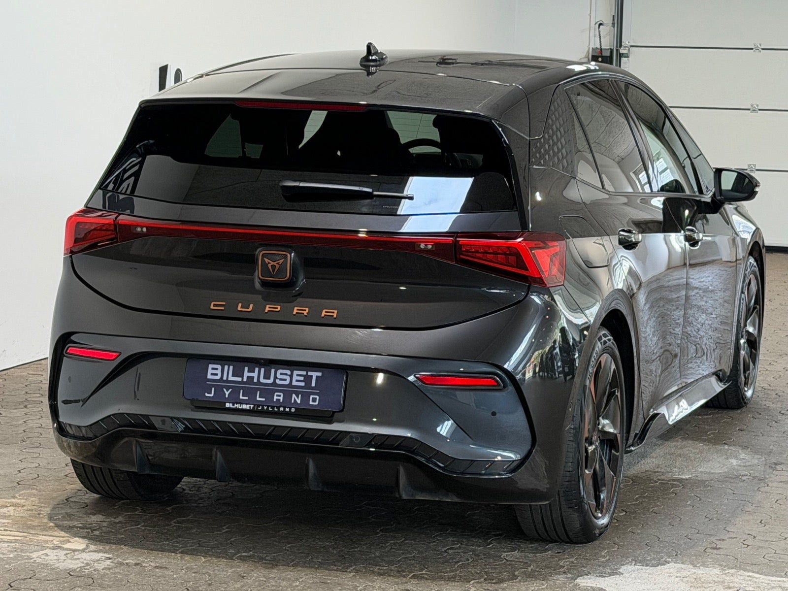 Grå Cupra Born fra 2024